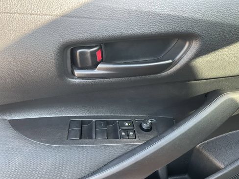 Used 2025 Toyota Corolla LE FWD image 20