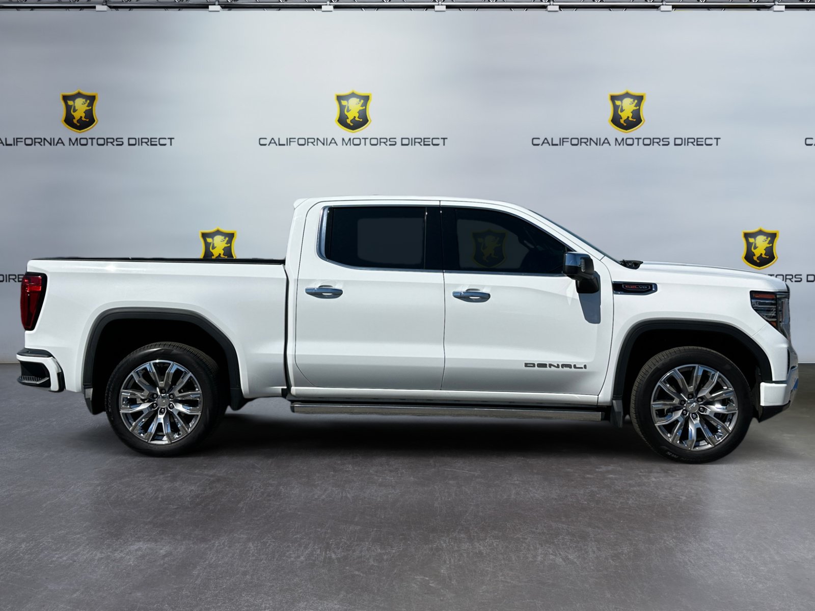 Used 2024 GMC Sierra 1500 Denali w/ Denali Reserve Package AWD/4WD image 6
