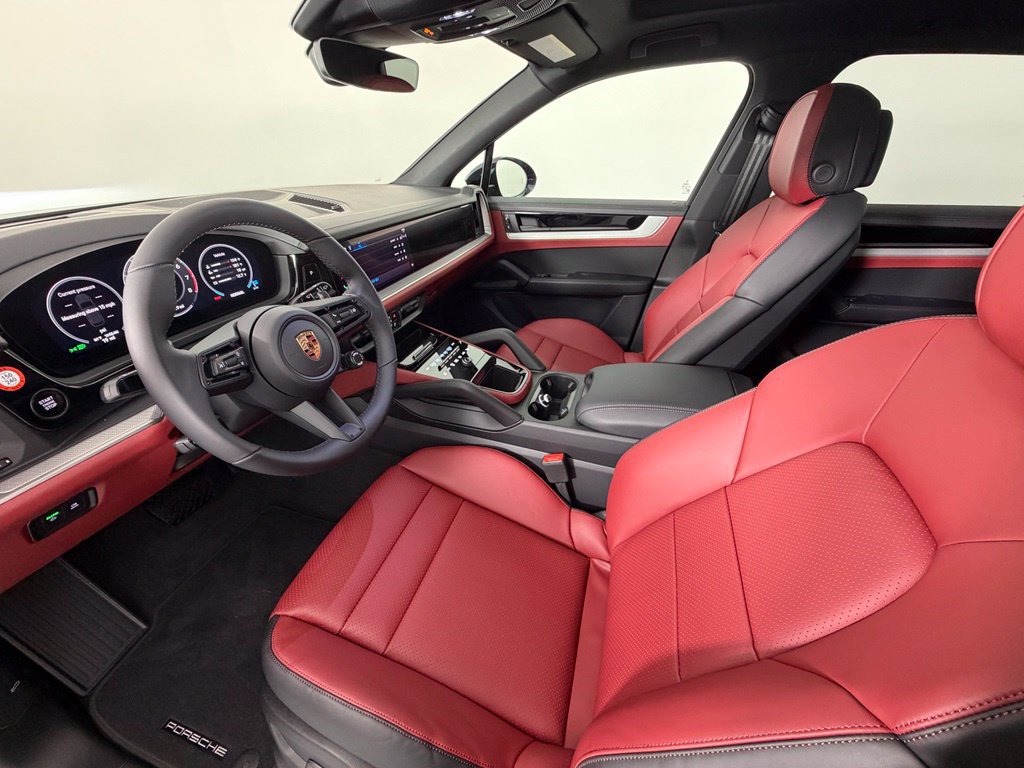 Used 2026 Porsche Cayenne AWD/4WD image 4