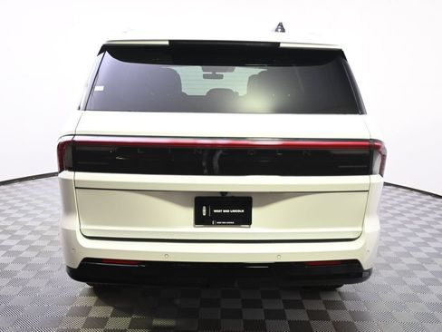 New 2026 Lincoln Navigator Black Label AWD/4WD image 5