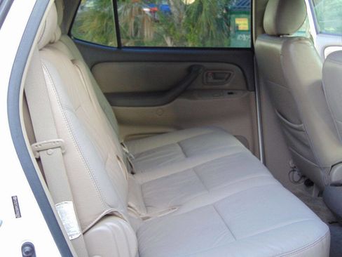 Used 2005 Toyota Sequoia SR5 image 30