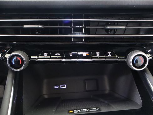 New 2026 Chevrolet Traverse High Country w/ LPO, Floor Liner Package image 27