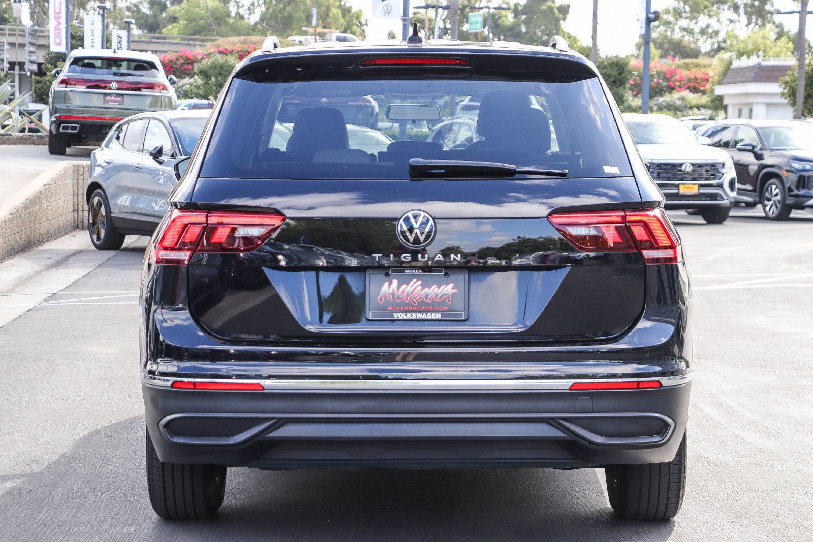Used 2022 Volkswagen Tiguan S FWD image 7