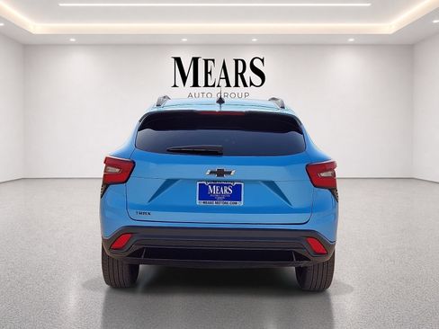 Used 2025 Chevrolet Trax RS w/ Driver Confidence Package FWD image 4