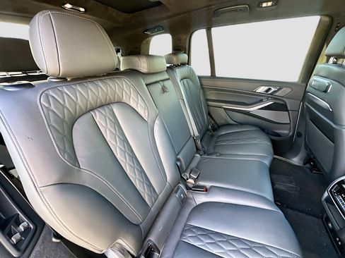 Used 2025 BMW X7 M60i w/ Executive Package image 31