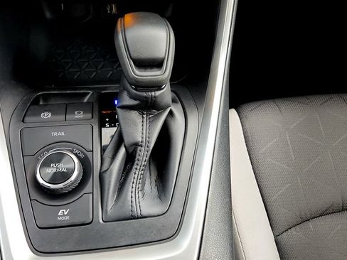 Used 2025 Toyota RAV4 XLE w/ Convenience Package AWD/4WD image 29