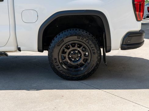 Certified 2024 GMC Sierra 1500 AT4X w/ AT4X AEV Edition AWD/4WD image 33