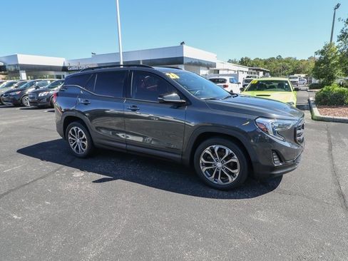 Used 2020 GMC Terrain SLE w/ Driver Convenience Package image 12