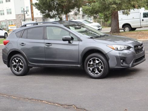 Used 2020 Subaru Crosstrek 2.0i Premium w/ Moonroof Package 1 AWD/4WD image 2