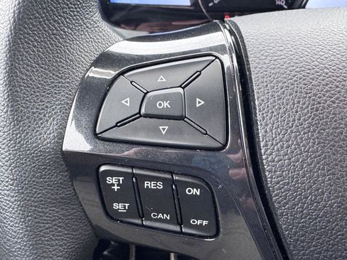 Used 2019 Ford Explorer XLT w/ Equipment Group 202A AWD/4WD image 15