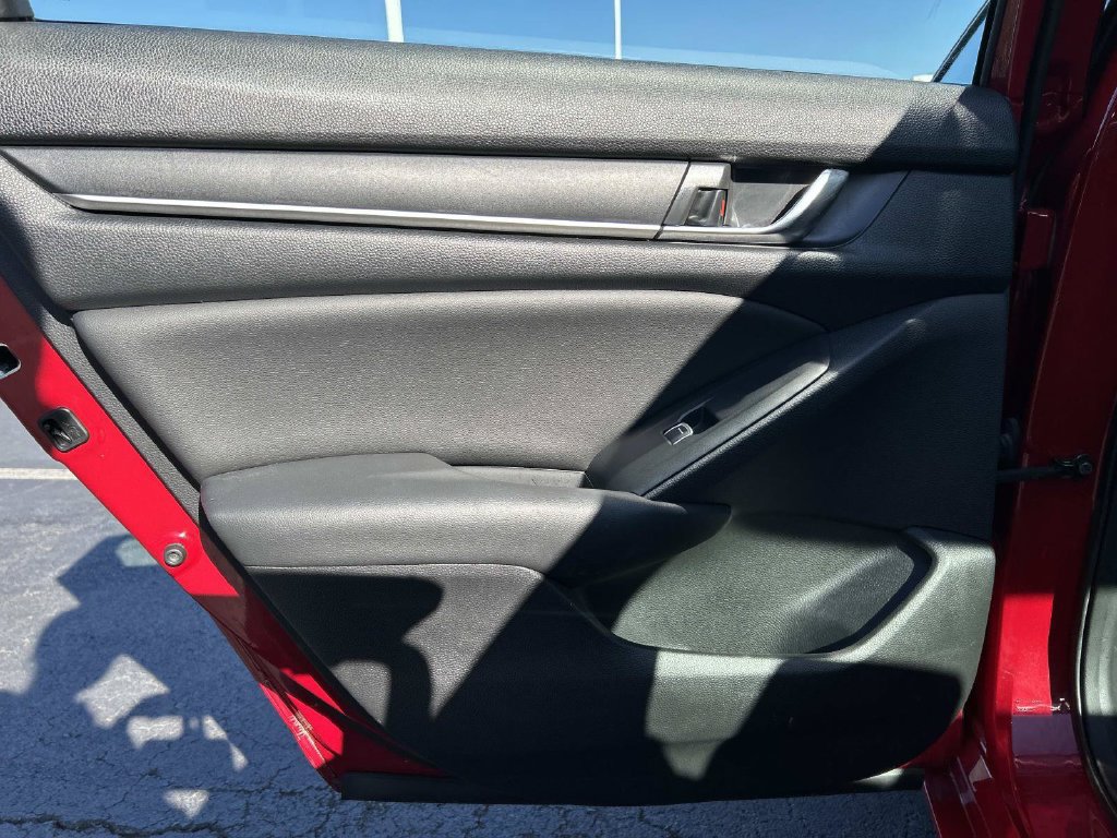 Used 2019 Honda Accord Sport image 11
