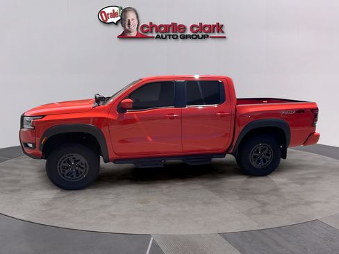 Used 2025 Nissan Frontier PRO-4X AWD/4WD image 2
