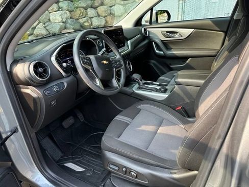 Used 2024 Chevrolet Blazer LT w/ Convenience Package FWD image 11