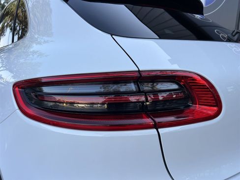 Used 2017 Porsche Macan S image 9