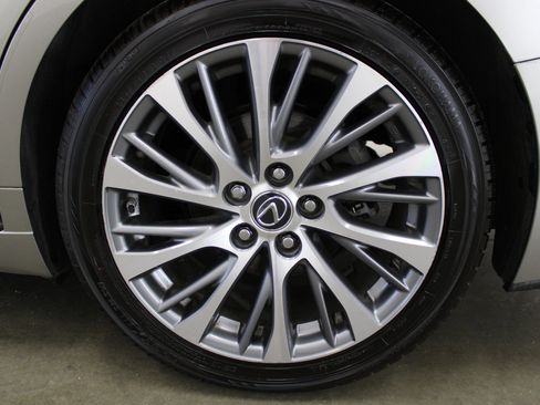 Used 2019 Lexus ES 350 w/ Premium Package image 9