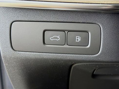New 2026 Volvo XC90 T8 Plus w/ Protection Package Premier AWD/4WD image 10