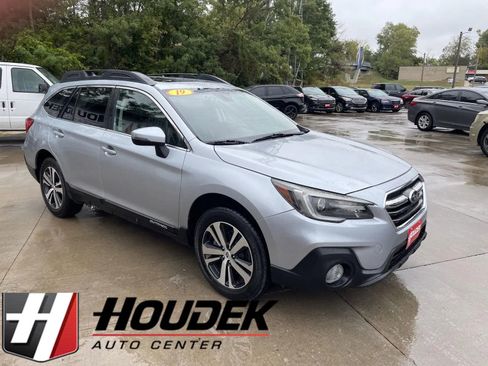 Used 2019 Subaru Outback 2.5i Limited image 1