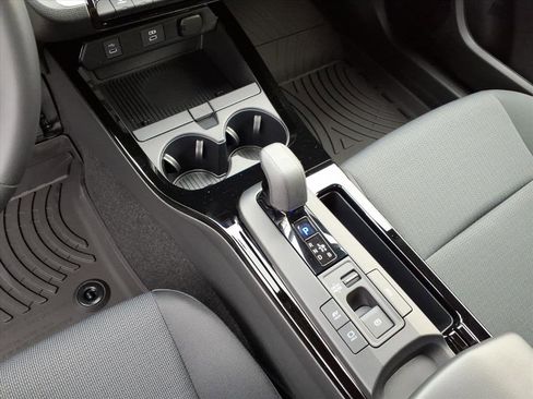 New 2026 Toyota Prius LE image 15