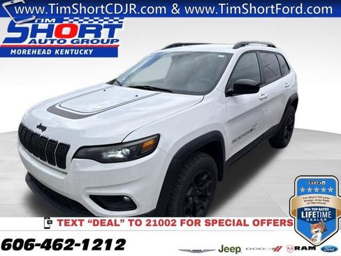 Used 2022 Jeep Cherokee Latitude w/ Trailer Tow Group AWD/4WD image 1