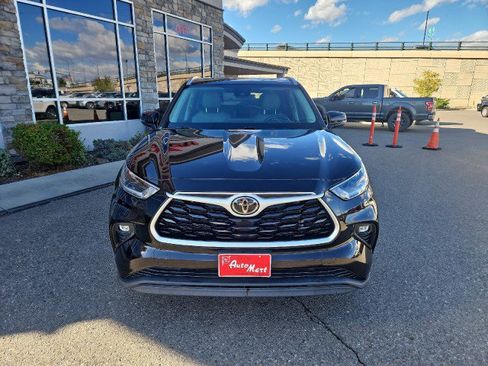 Used 2021 Toyota Highlander XLE image 7
