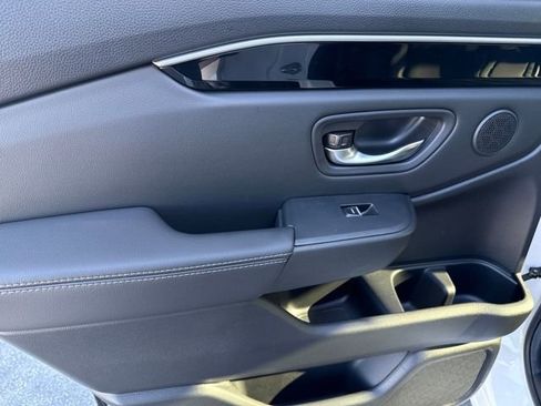 Certified 2025 Honda Pilot EX-L image 17