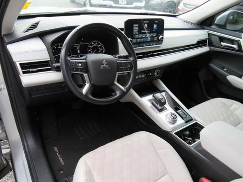 Used 2022 Mitsubishi Outlander SEL image 15