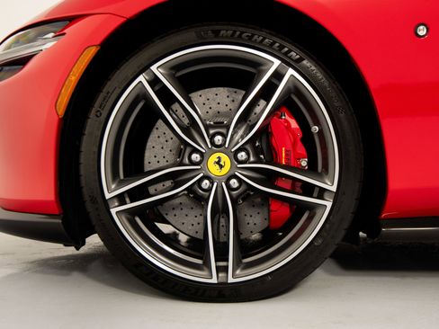 Certified 2025 Ferrari Roma Spider RWD image 10