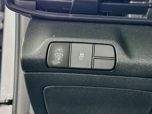 Certified 2025 Hyundai Elantra Sport FWD image 18