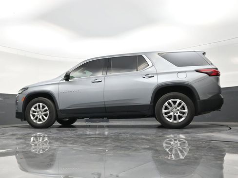 Used 2023 Chevrolet Traverse LS FWD image 21