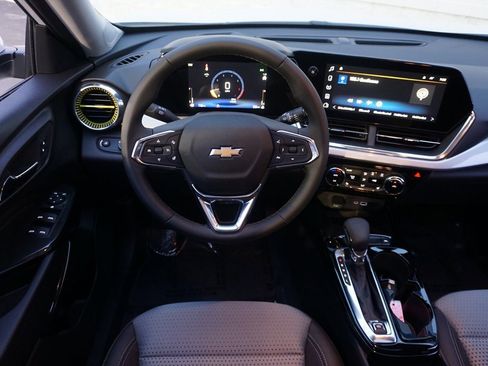 New 2026 Chevrolet Trax LT w/ Sunroof Package image 12