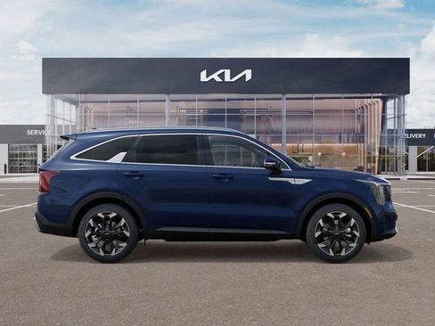 New 2025 Kia Sorento EX FWD image 10