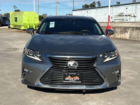 Used 2017 Lexus ES 350 image 2
