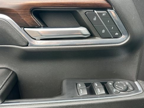 Used 2024 GMC Sierra 1500 SLT image 11