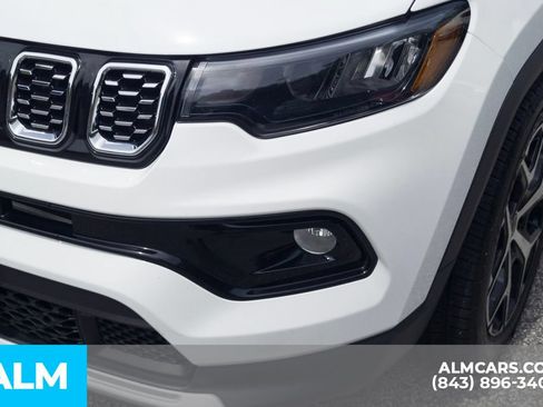 Used 2025 Jeep Compass Limited AWD/4WD image 11
