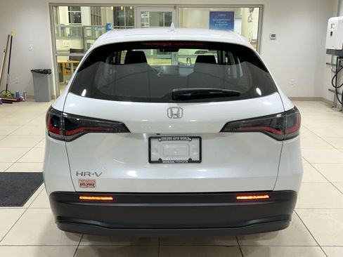 Certified 2023 Honda HR-V LX image 9
