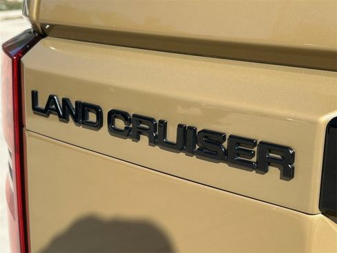 Used 2024 Toyota Land Cruiser image 10