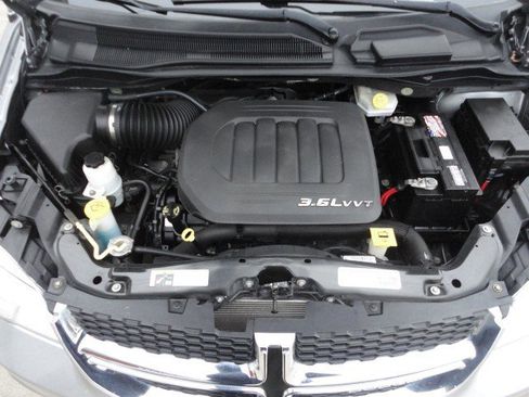 Used 2015 Dodge Grand Caravan SXT image 23