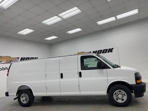 New 2026 Chevrolet Express 2500 w/ Driver Convenience Package RWD image 4