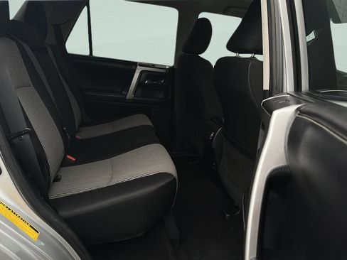 Used 2016 Toyota 4Runner SR5 AWD/4WD image 30