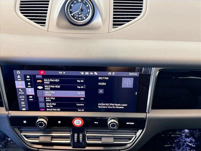 Certified 2026 Porsche Macan AWD/4WD image 16