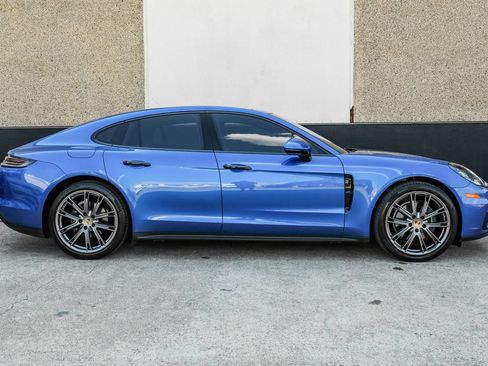 Used 2018 Porsche Panamera 4 AWD/4WD image 9