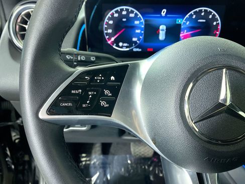 Used 2025 Mercedes-Benz GLB 250 GLB 250 image 12