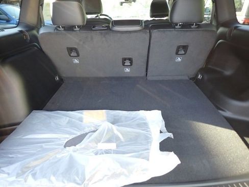 New 2025 Jeep Grand Cherokee Limited image 4