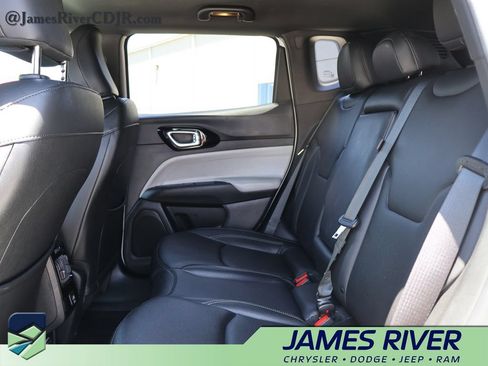 Used 2025 Jeep Compass Limited AWD/4WD image 17