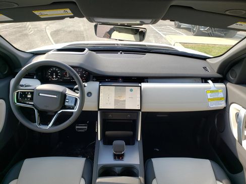 New 2026 Land Rover Discovery Sport Landmark image 13