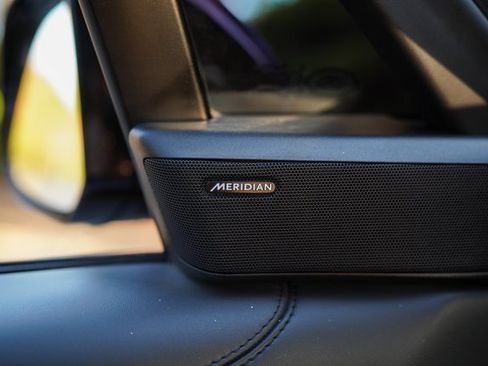 Used 2023 Land Rover Range Rover Long Wheelbase SE image 38