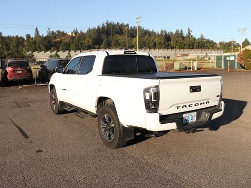 Used 2017 Toyota Tacoma TRD Sport w/ Tow Package (A/T) AWD/4WD image 7