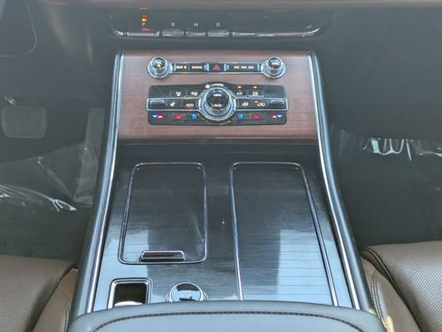 Certified 2023 Lincoln Aviator Reserve w/ Equipment Group 201A image 19