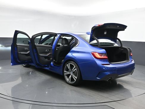 Used 2020 BMW 330i xDrive Sedan w/ M Sport Package AWD/4WD image 31
