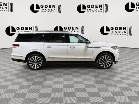 Certified 2023 Lincoln Navigator L Reserve image 9